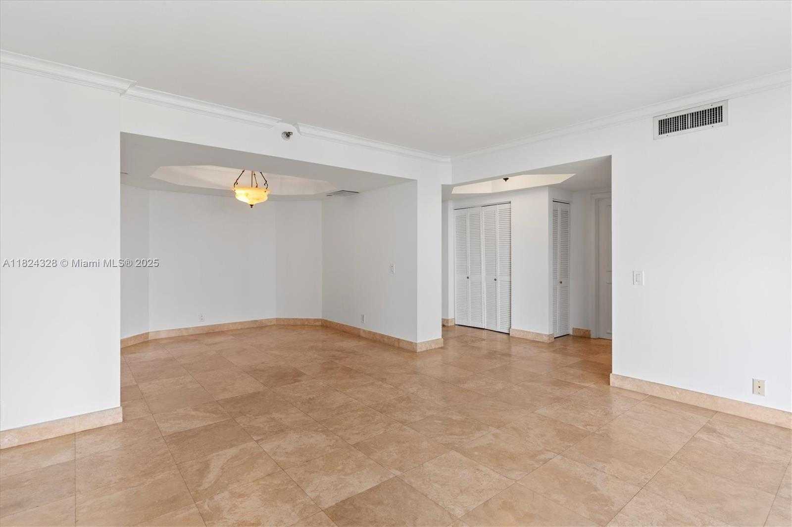 Small Image of 3610 YACHT CLUB DR #1116, Aventura Number 6