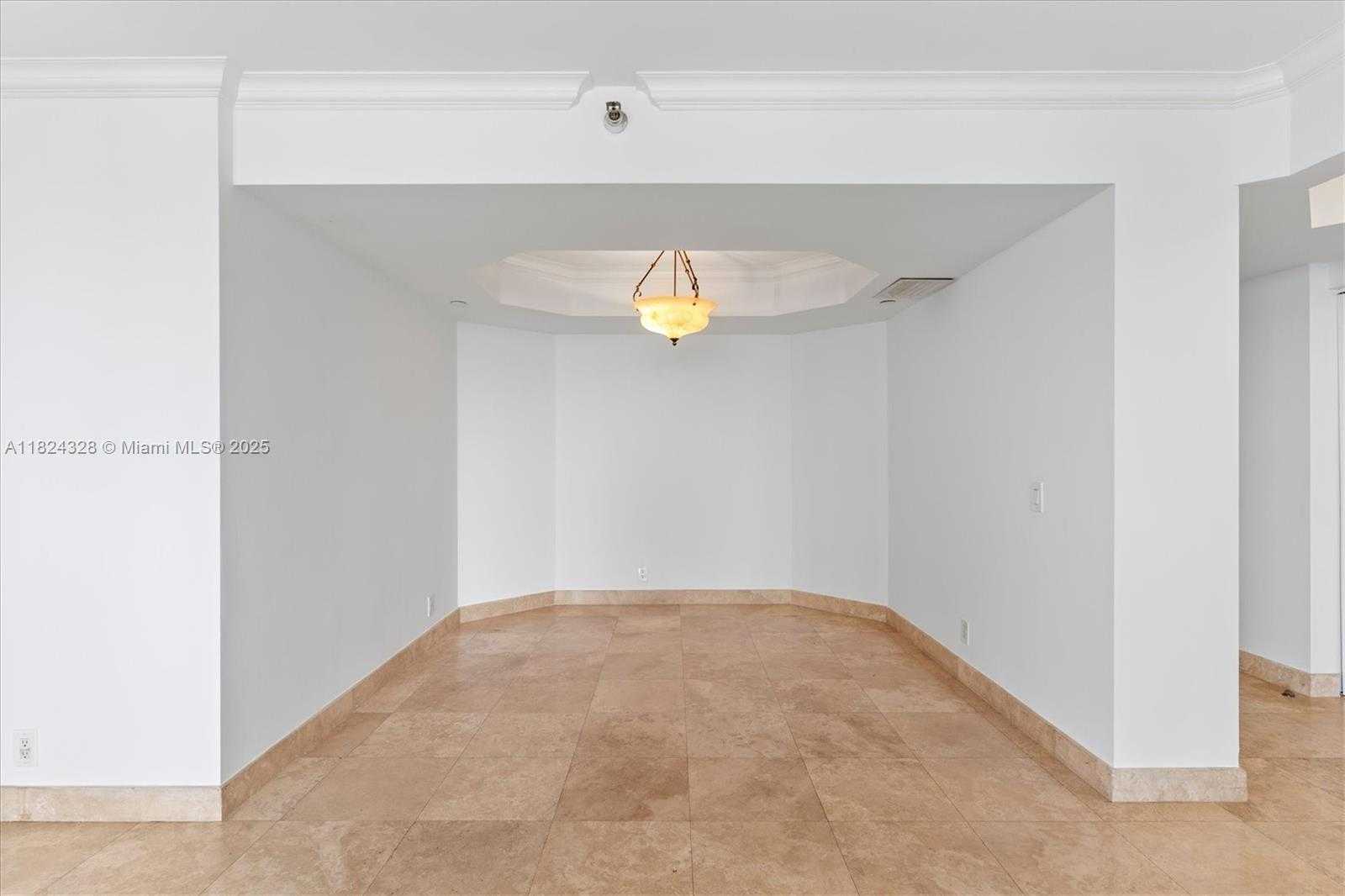 Small Image of 3610 YACHT CLUB DR #1116, Aventura Number 7