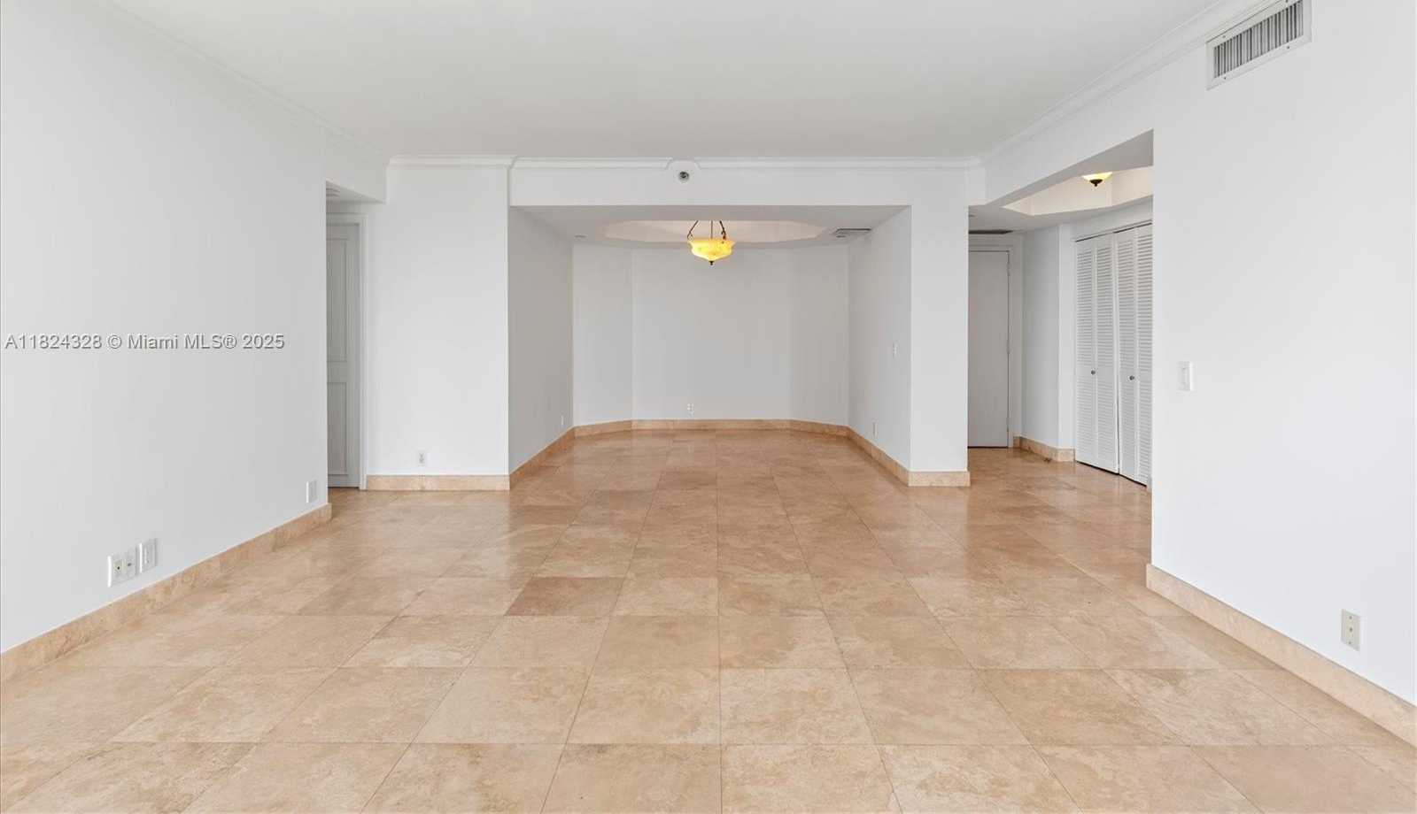 Small Image of 3610 YACHT CLUB DR #1116, Aventura Number 9