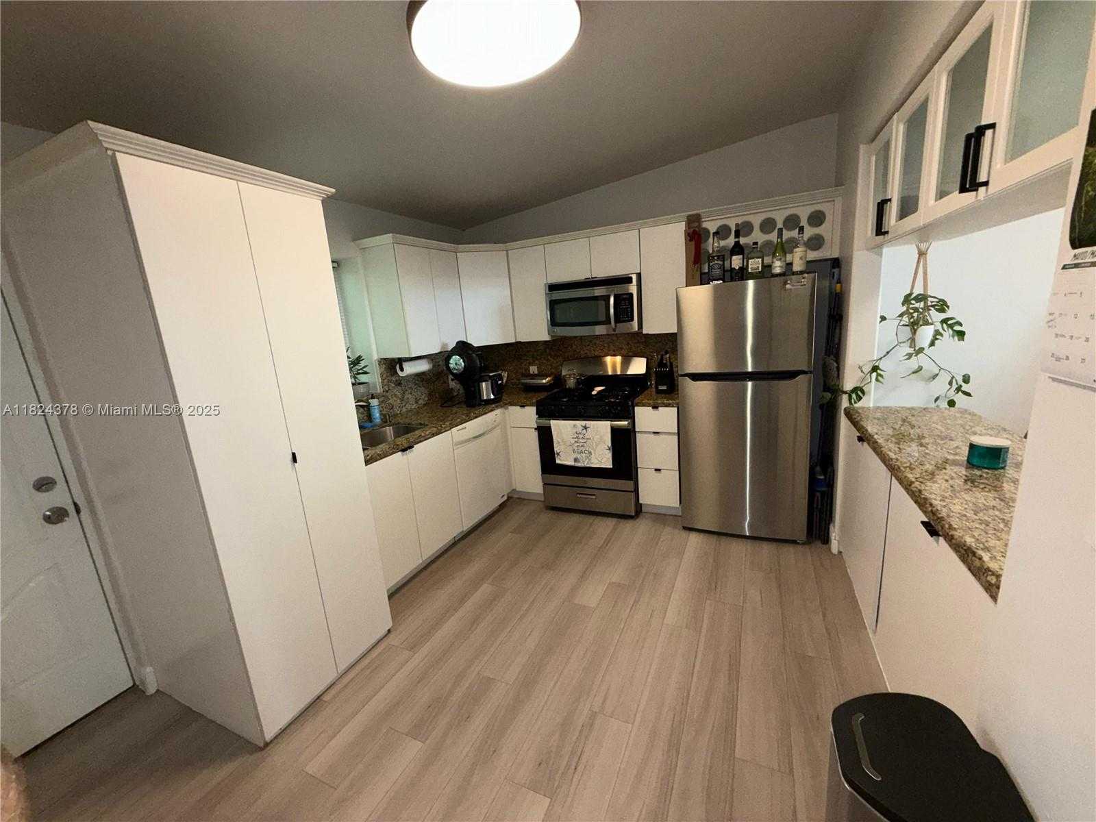 Small Image of 1135 92ND ST #202, Bay Harbor Islands Number 6