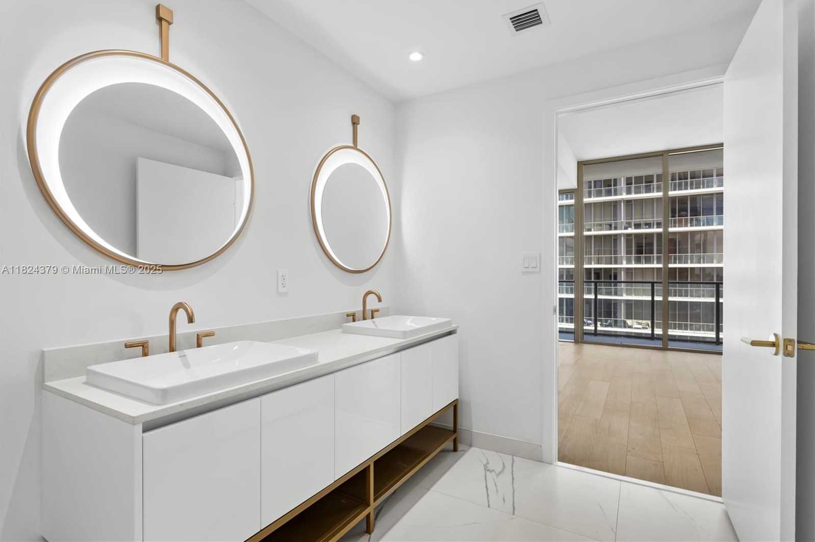 Small Image of 2678 TIGERTAIL AVE #1707, Miami Number 11