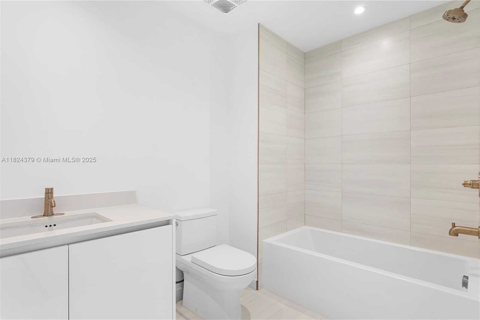 Small Image of 2678 TIGERTAIL AVE #1707, Miami Number 15