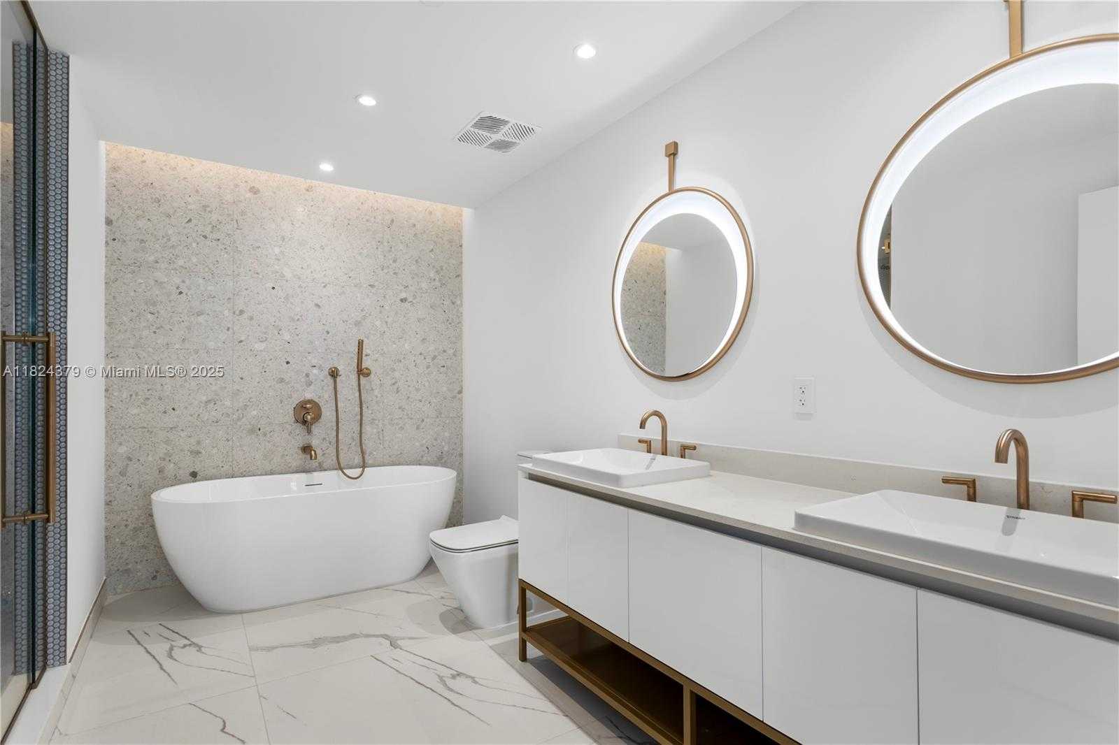 Small Image of 2678 TIGERTAIL AVE #1707, Miami Number 7