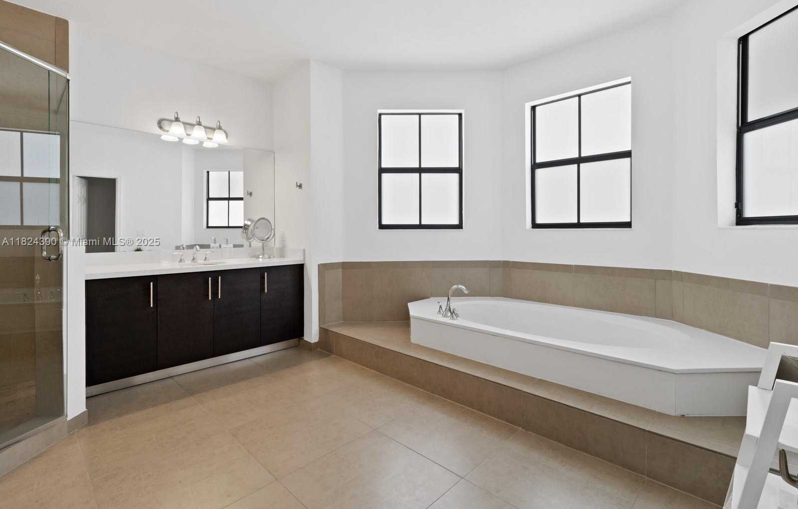 Small Image of 10545 NORTH WEST 69TH TER #10545, Doral Number 13