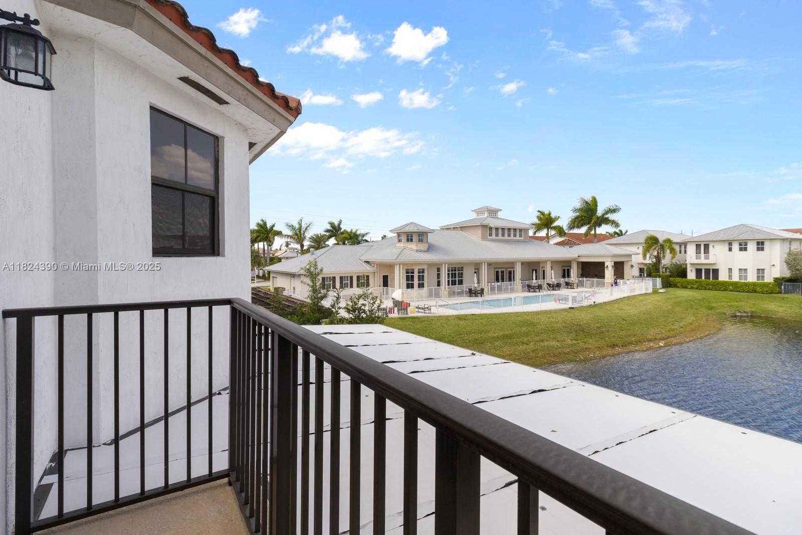 Small Image of 10545 NORTH WEST 69TH TER #10545, Doral Number 18