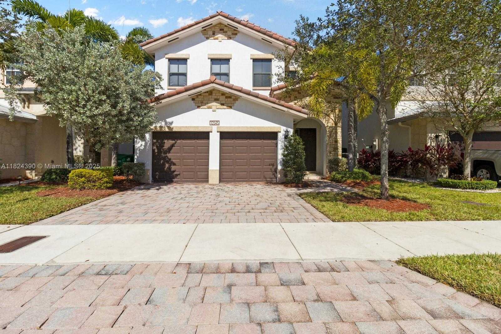 Small Image of 10545 NORTH WEST 69TH TER #10545, Doral Number 2