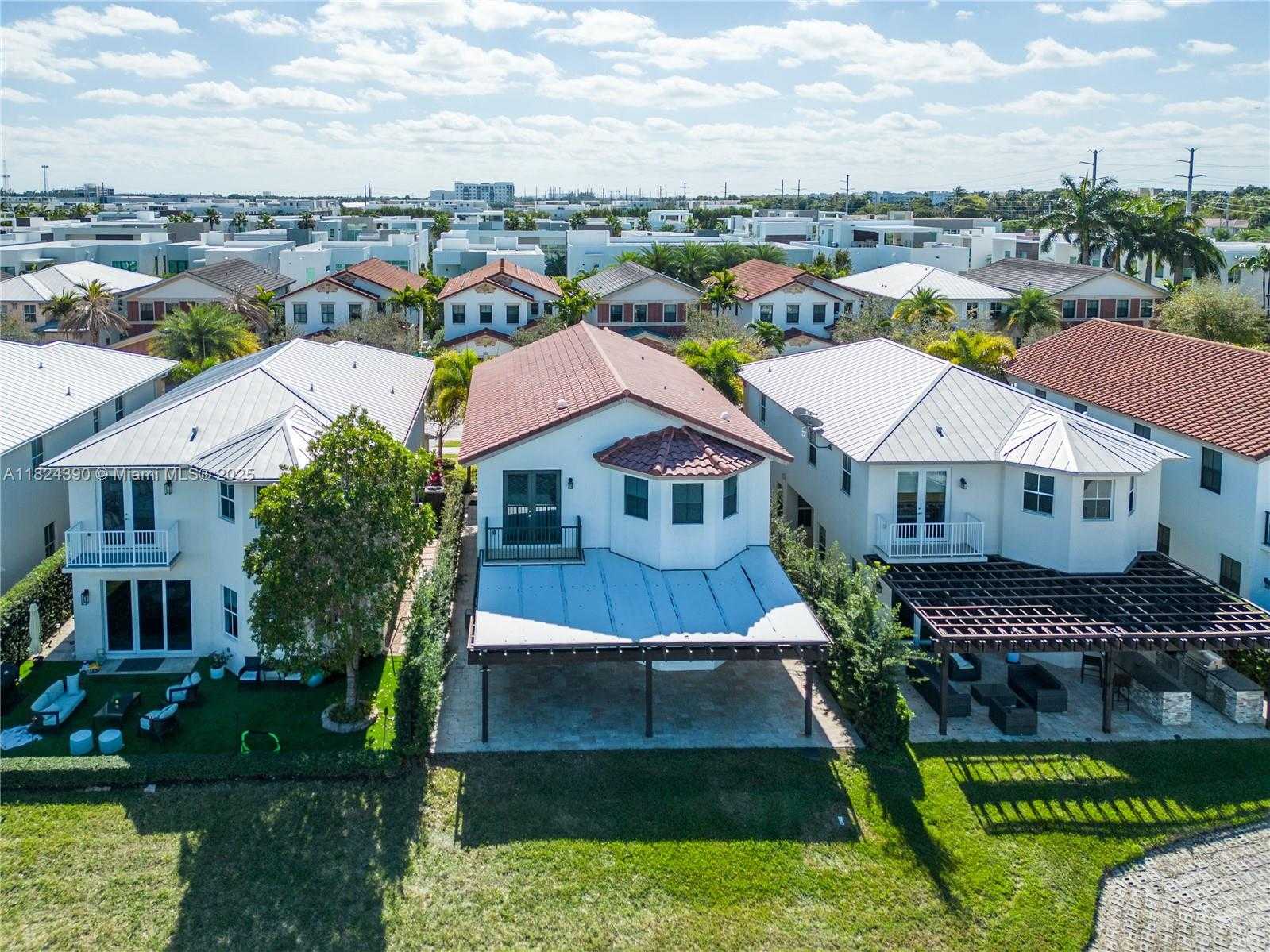 Small Image of 10545 NORTH WEST 69TH TER #10545, Doral Number 3