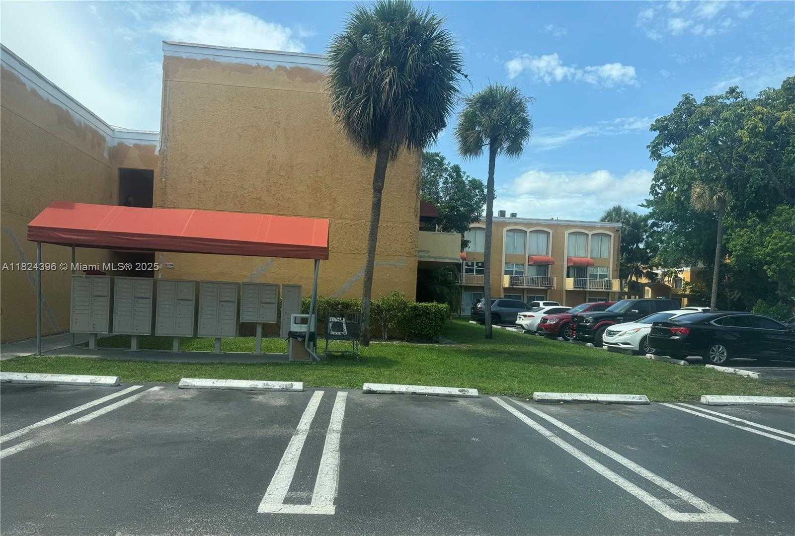 Small Image of 17901 NORTH WEST 68 #T208, Hialeah Number 2