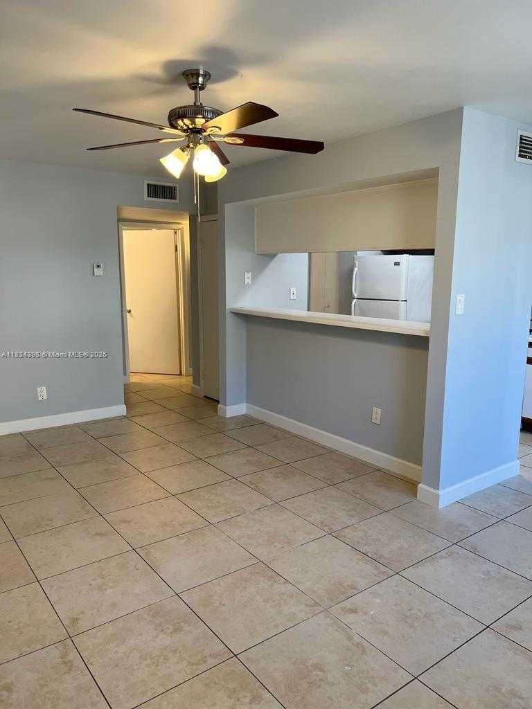 Small Image of 15295 SOUTH WEST 106TH LN #711, Miami Number 4