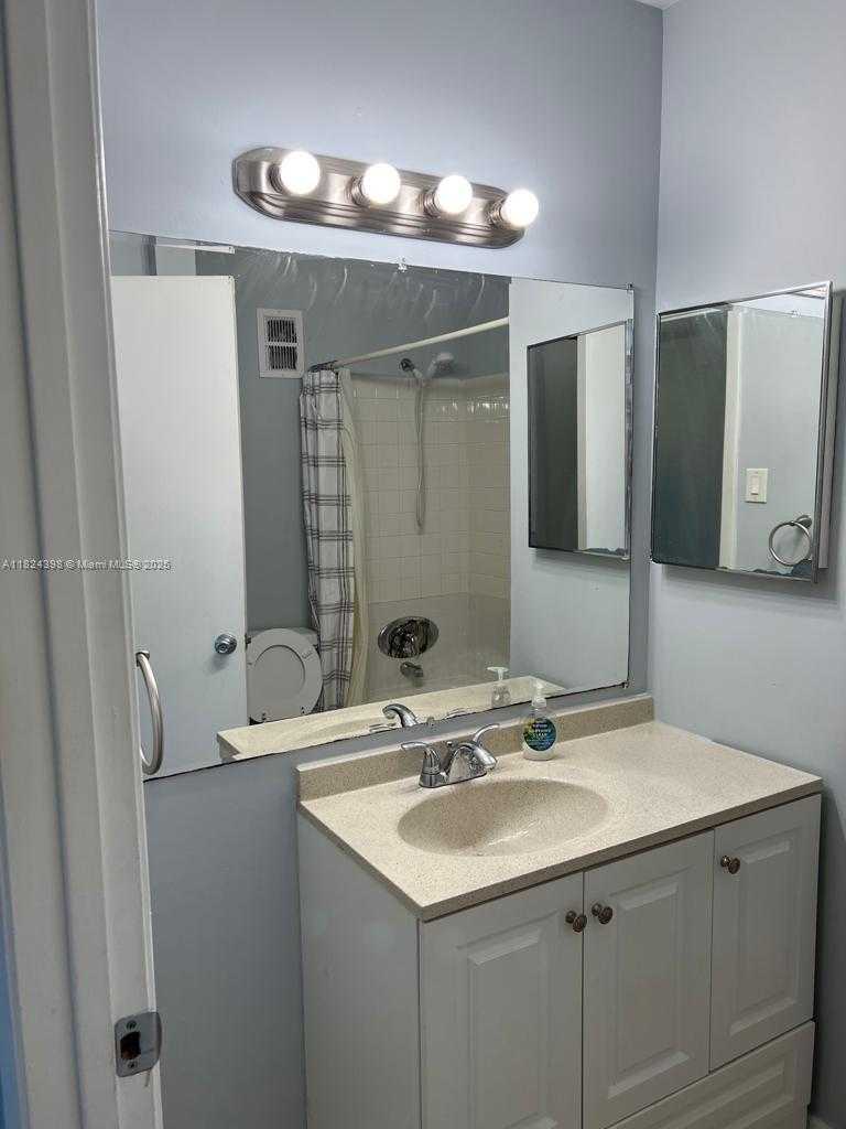 Small Image of 15295 SOUTH WEST 106TH LN #711, Miami Number 6