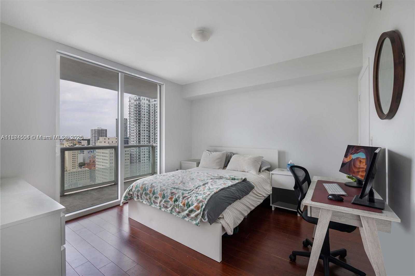 Small Image of 50 BISCAYNE BLVD #2407, Miami Number 5