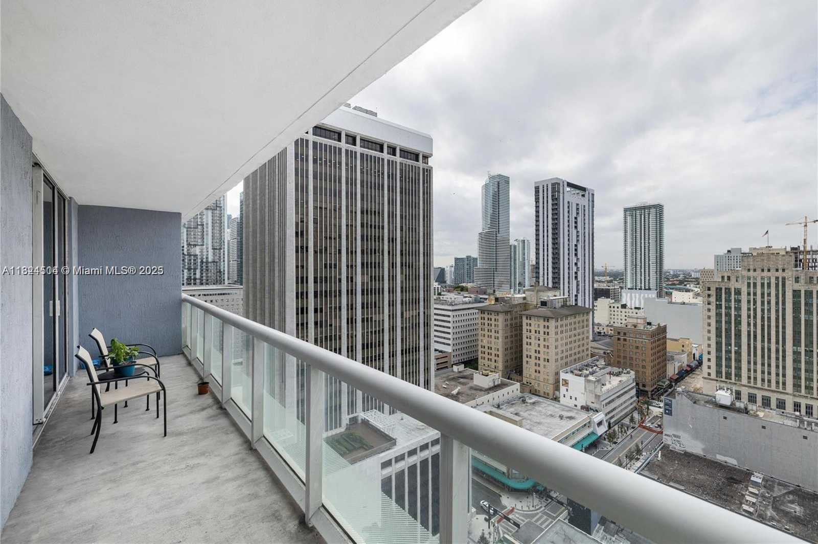 Small Image of 50 BISCAYNE BLVD #2407, Miami Number 7