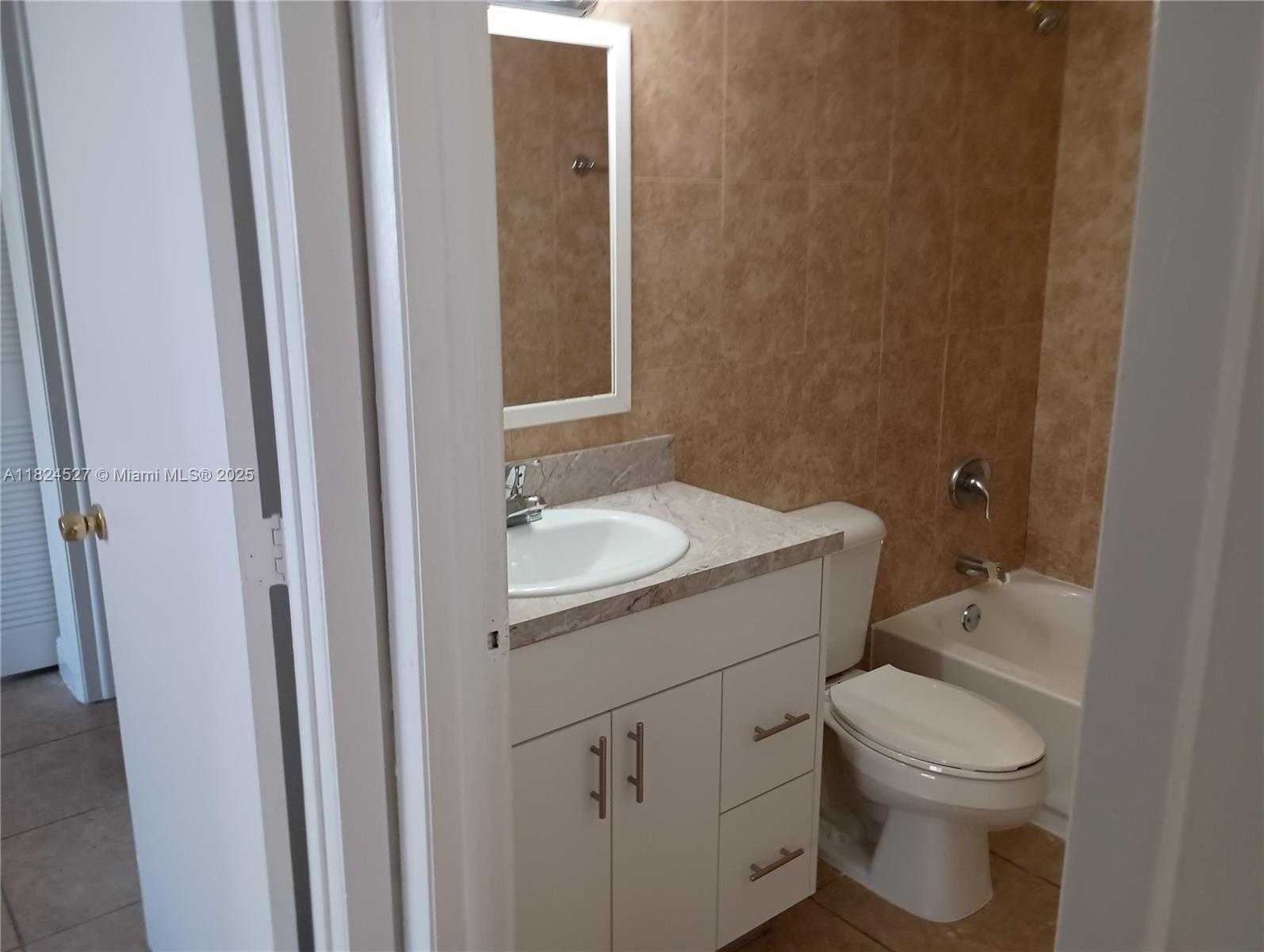 Small Image of Miami Number 6