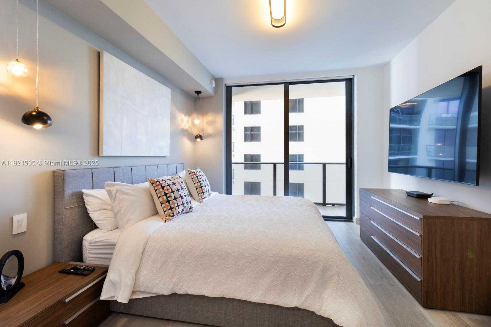 Small Image of 55 SOUTH WEST 9TH ST #3010, Miami Number 13