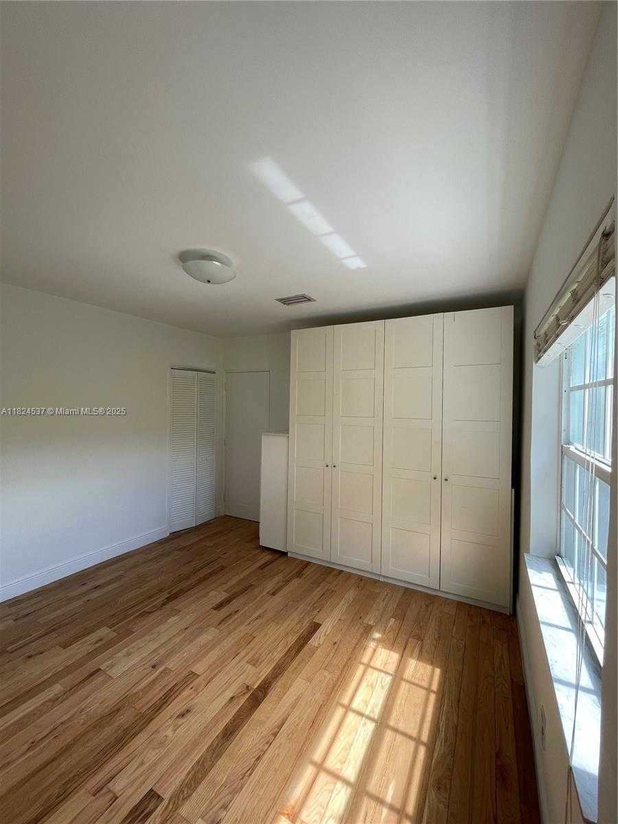 Small Image of 2280 SOUTH WEST 20TH ST #2280, Miami Number 12