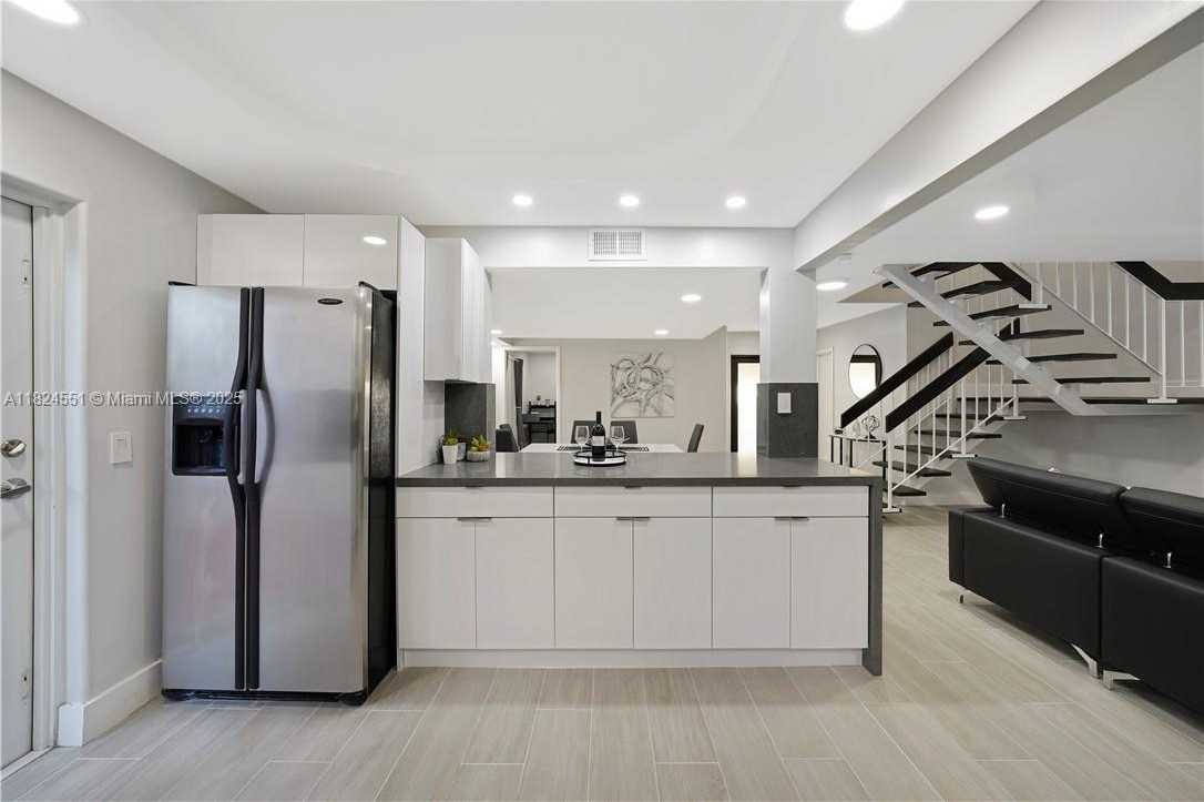 Small Image of 6863 SOUTH WEST 104TH CT, Miami Number 11