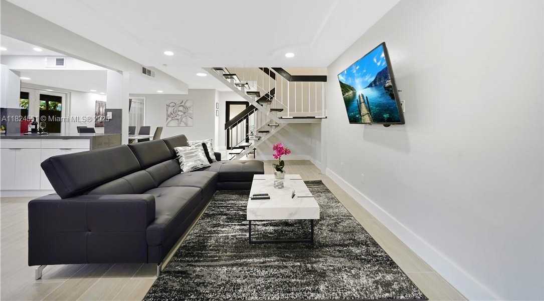 Small Image of 6863 SOUTH WEST 104TH CT, Miami Number 14
