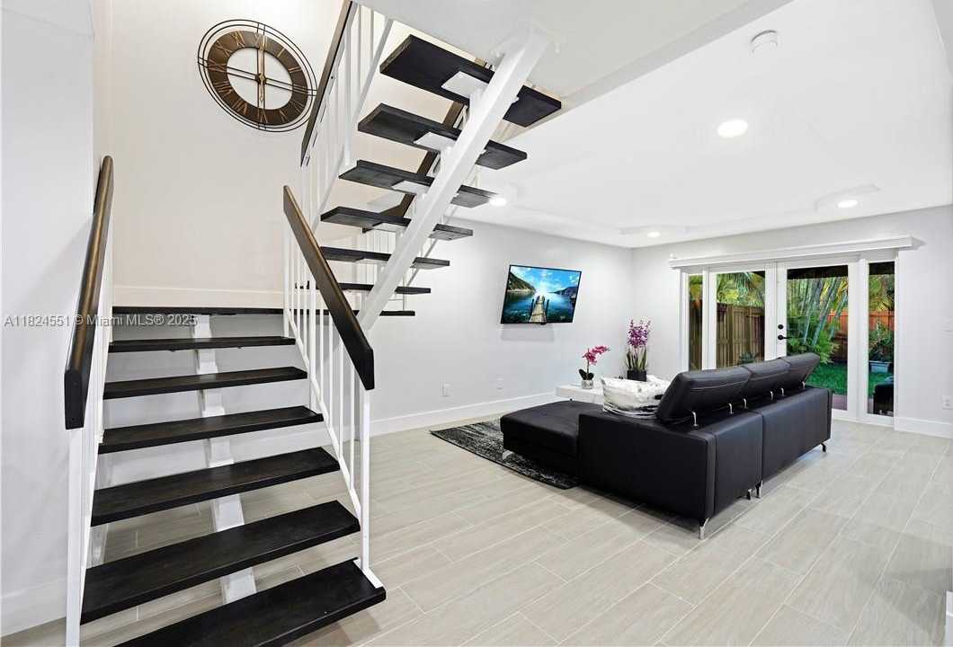 Small Image of 6863 SOUTH WEST 104TH CT, Miami Number 15