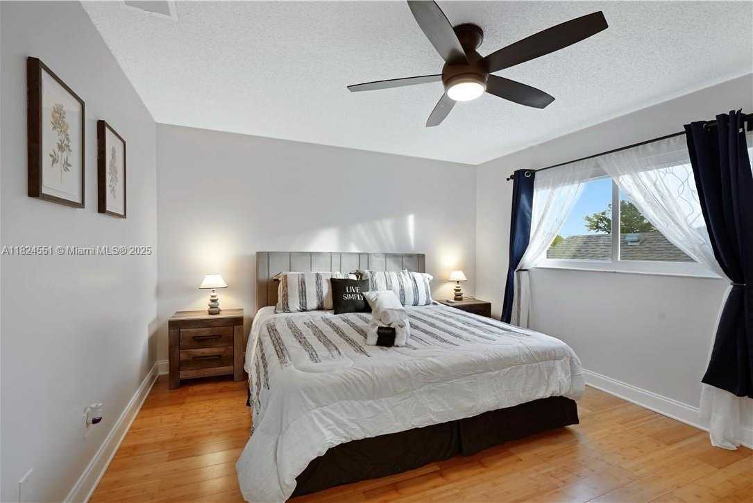 Small Image of 6863 SOUTH WEST 104TH CT, Miami Number 19