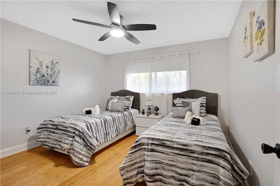 Small Image of 6863 SOUTH WEST 104TH CT, Miami Number 21