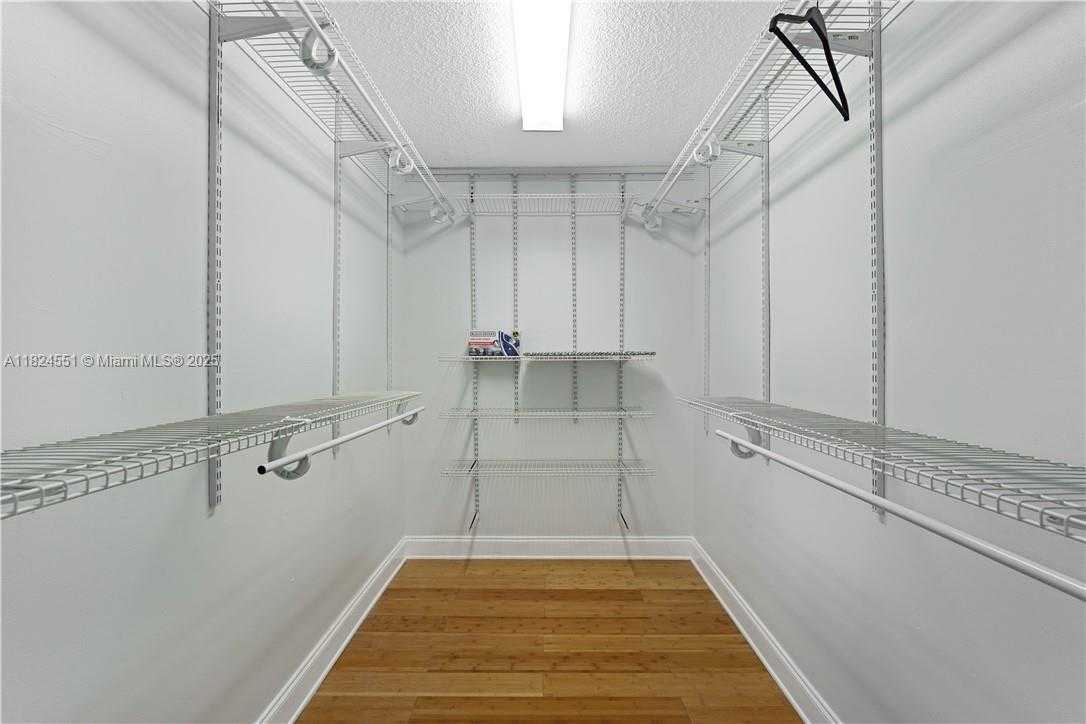 Small Image of 6863 SOUTH WEST 104TH CT, Miami Number 23