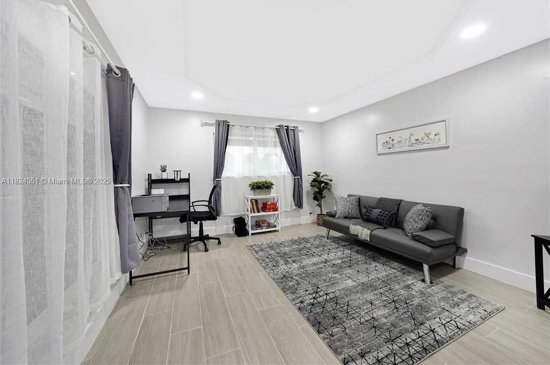 Small Image of 6863 SOUTH WEST 104TH CT, Miami Number 24