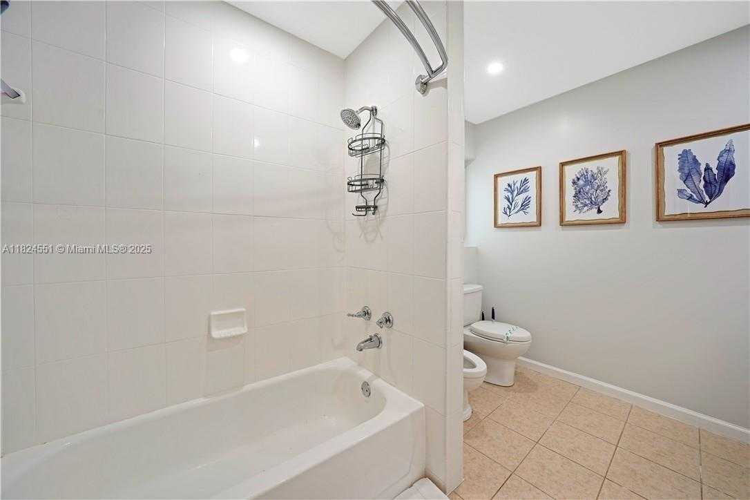Small Image of 6863 SOUTH WEST 104TH CT, Miami Number 29