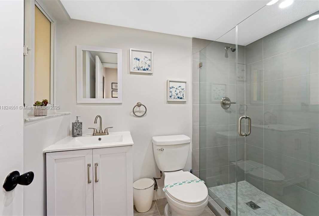 Small Image of 6863 SOUTH WEST 104TH CT, Miami Number 31
