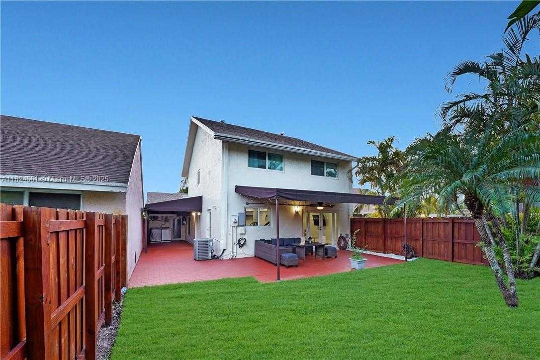 Small Image of 6863 SOUTH WEST 104TH CT, Miami Number 35