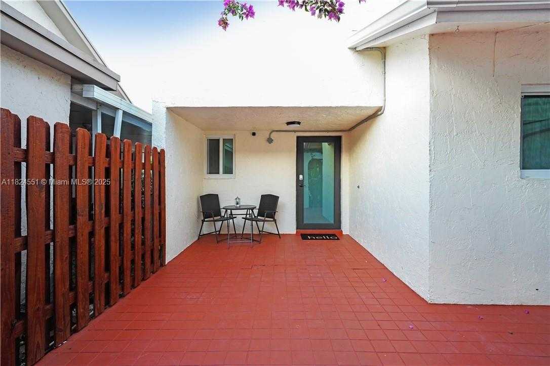 Small Image of 6863 SOUTH WEST 104TH CT, Miami Number 41