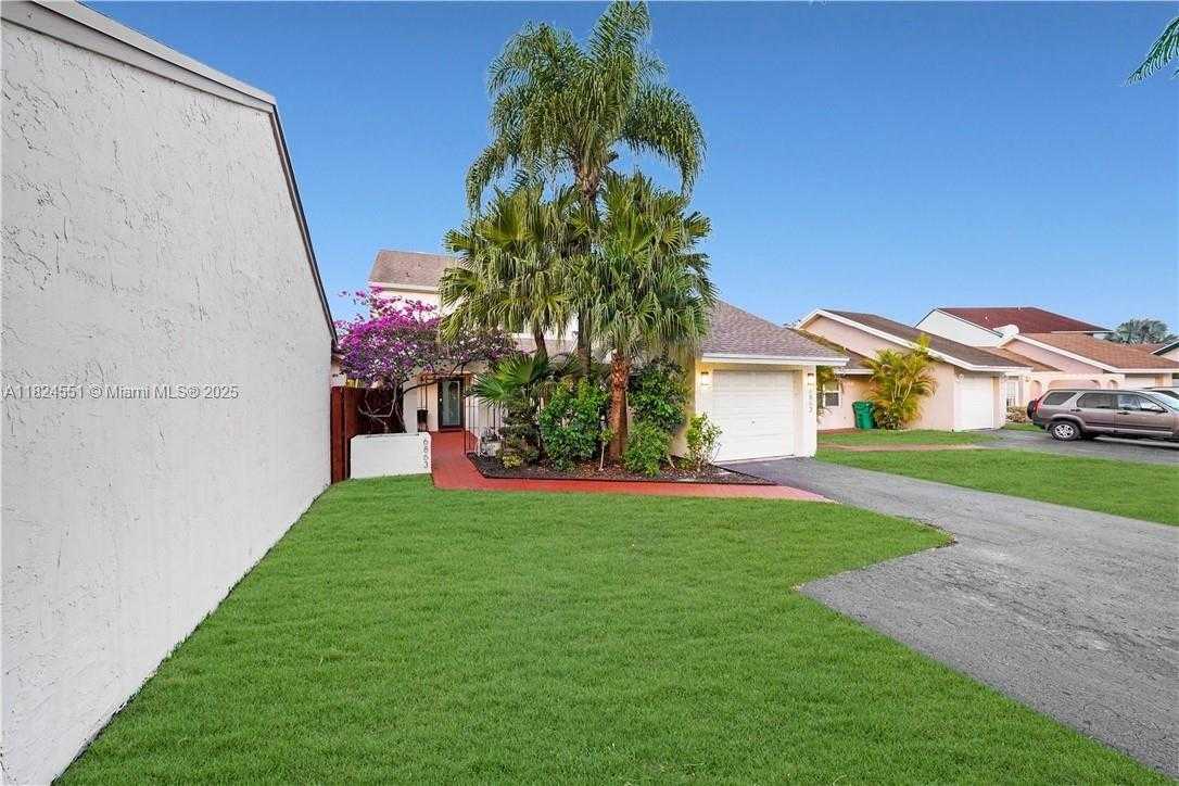 Small Image of 6863 SOUTH WEST 104TH CT, Miami Number 42