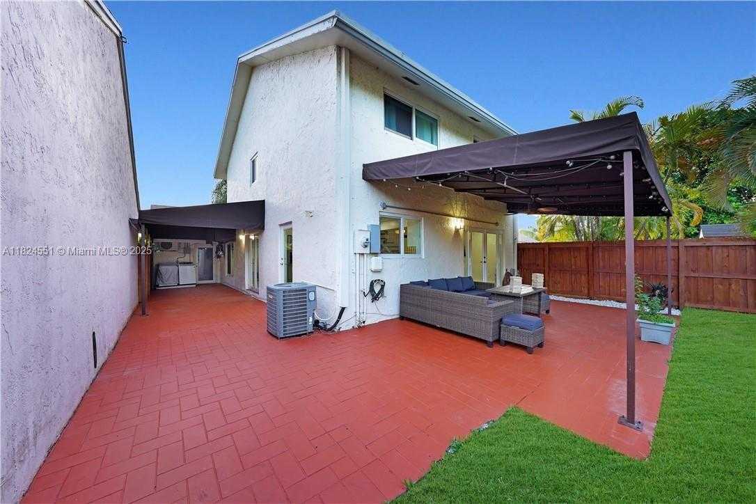 Small Image of 6863 SOUTH WEST 104TH CT, Miami Number 7