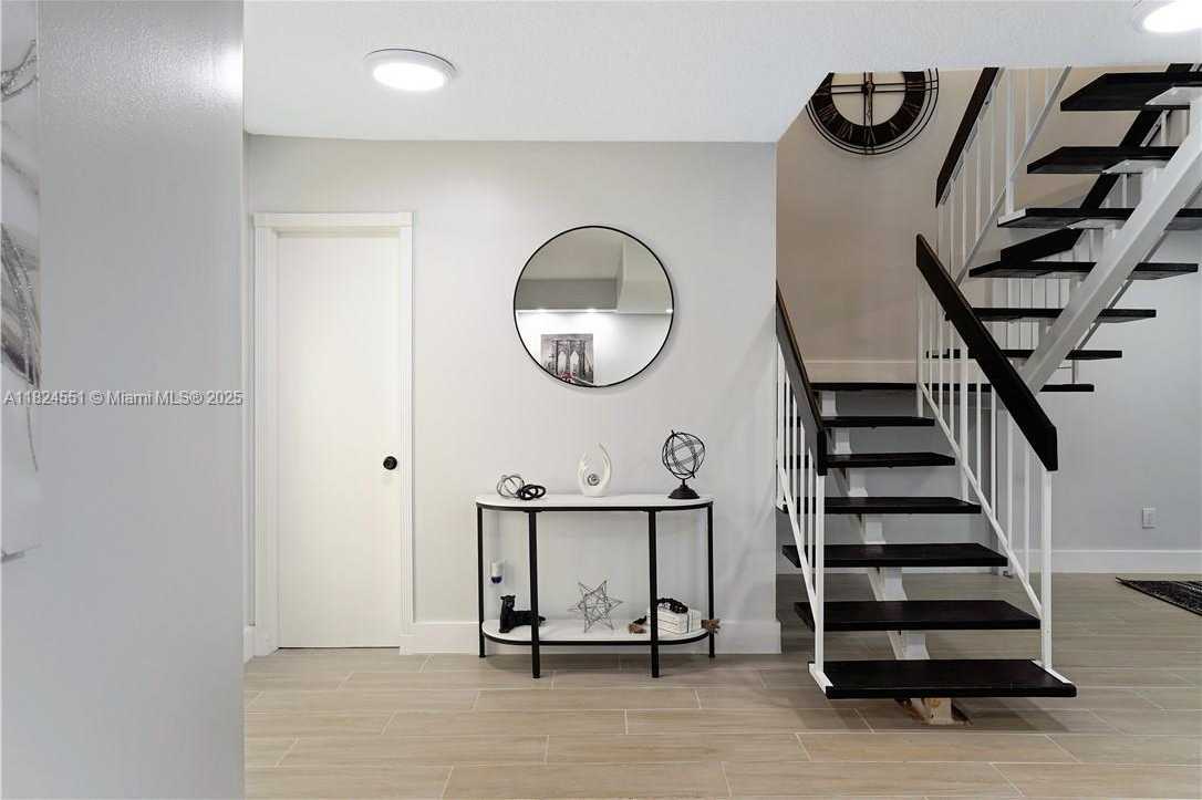 Small Image of 6863 SOUTH WEST 104TH CT, Miami Number 8