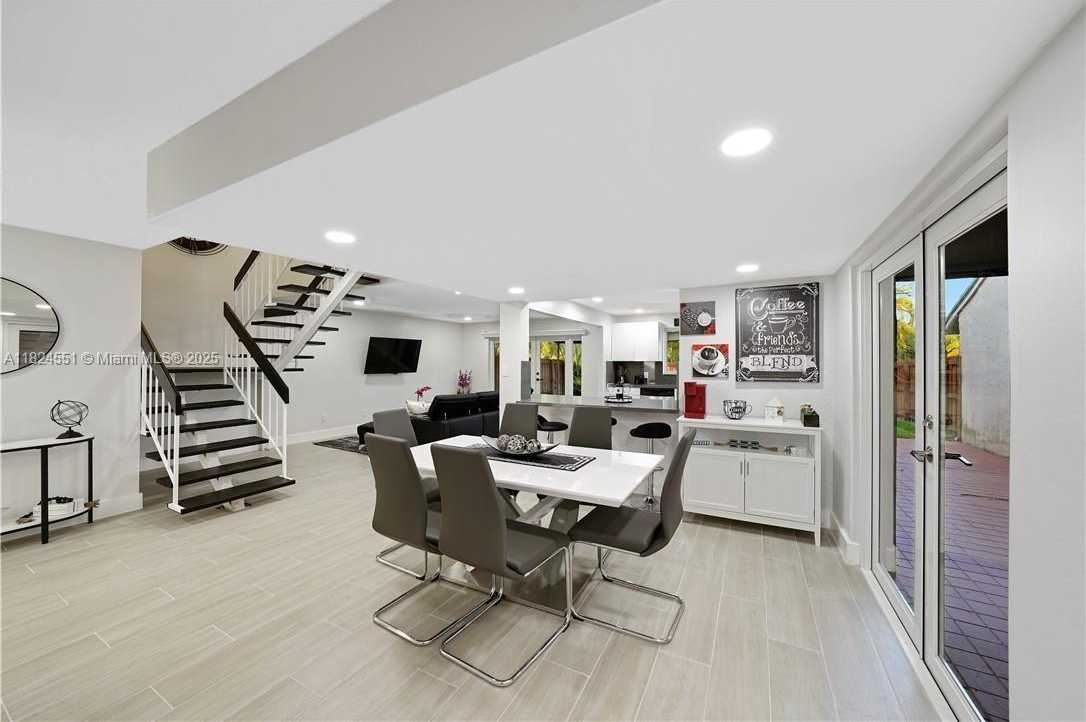 Small Image of 6863 SOUTH WEST 104TH CT, Miami Number 9