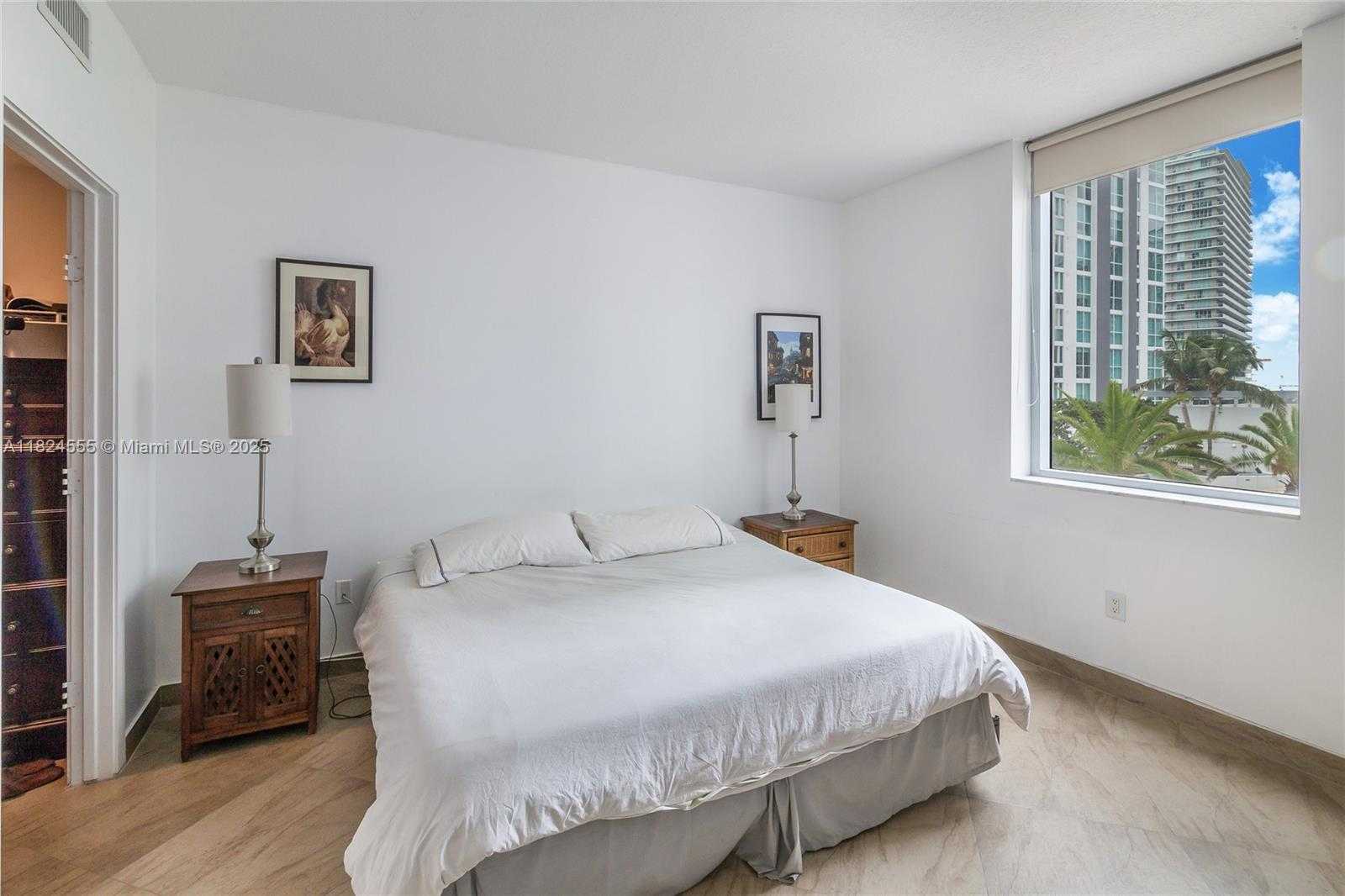 Small Image of 1060 BRICKELL AVE #1415, Miami Number 10