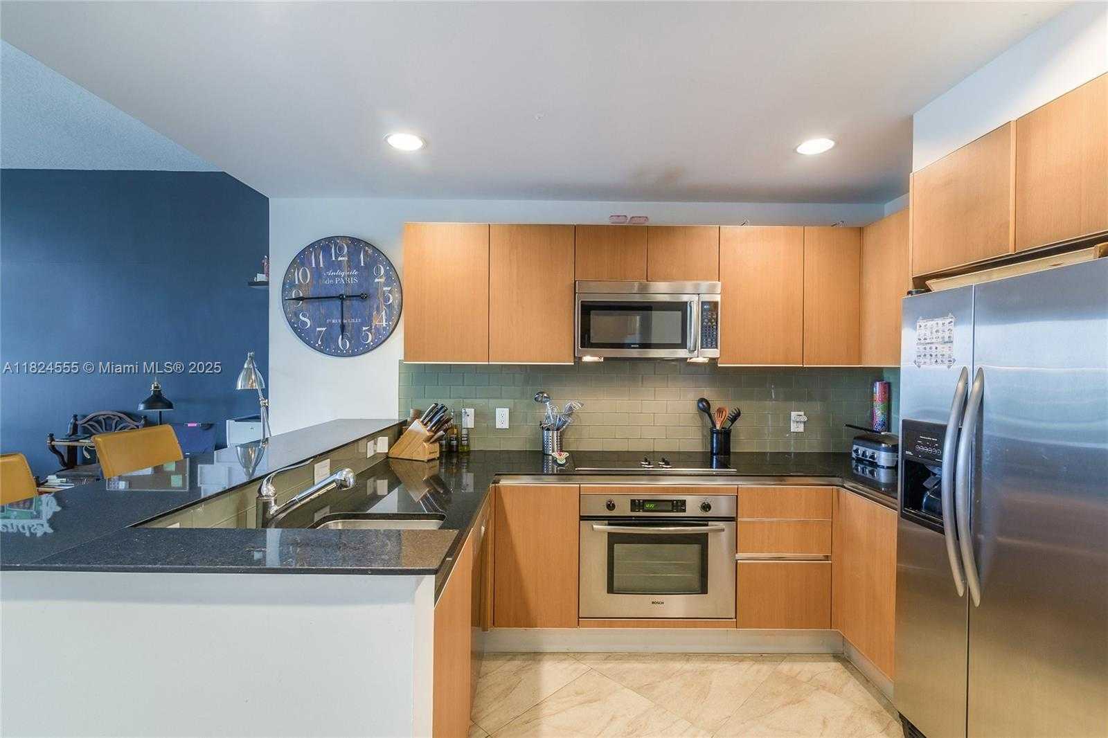 Small Image of 1060 BRICKELL AVE #1415, Miami Number 3