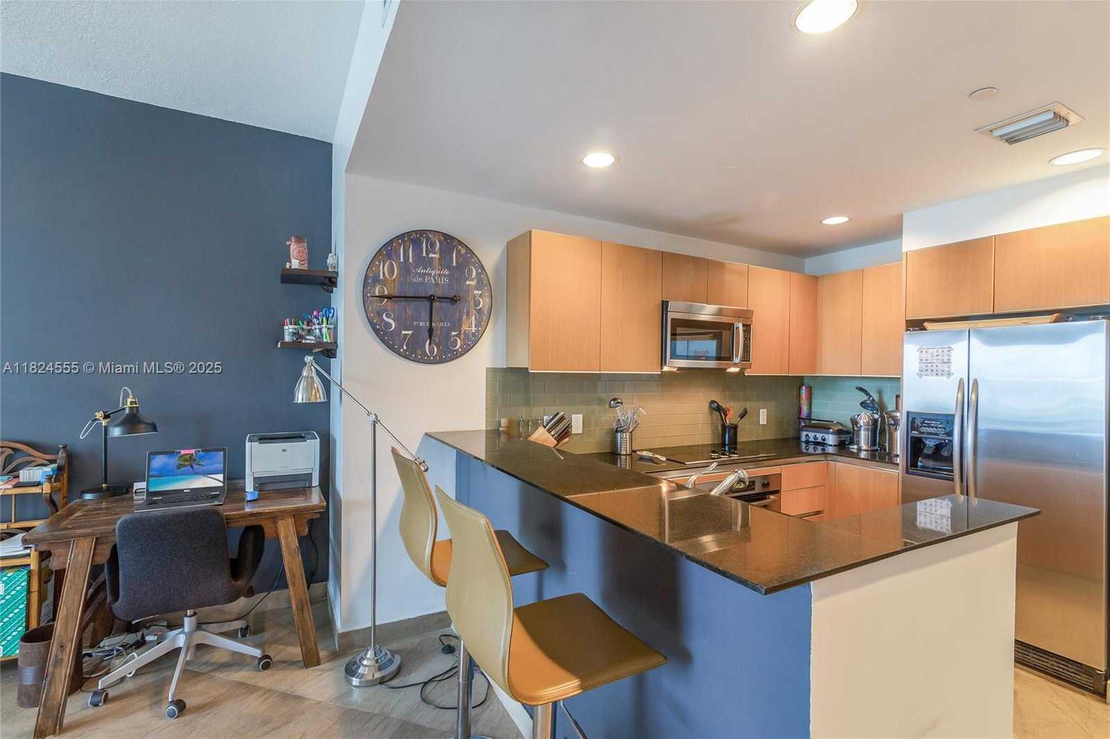 Small Image of 1060 BRICKELL AVE #1415, Miami Number 4