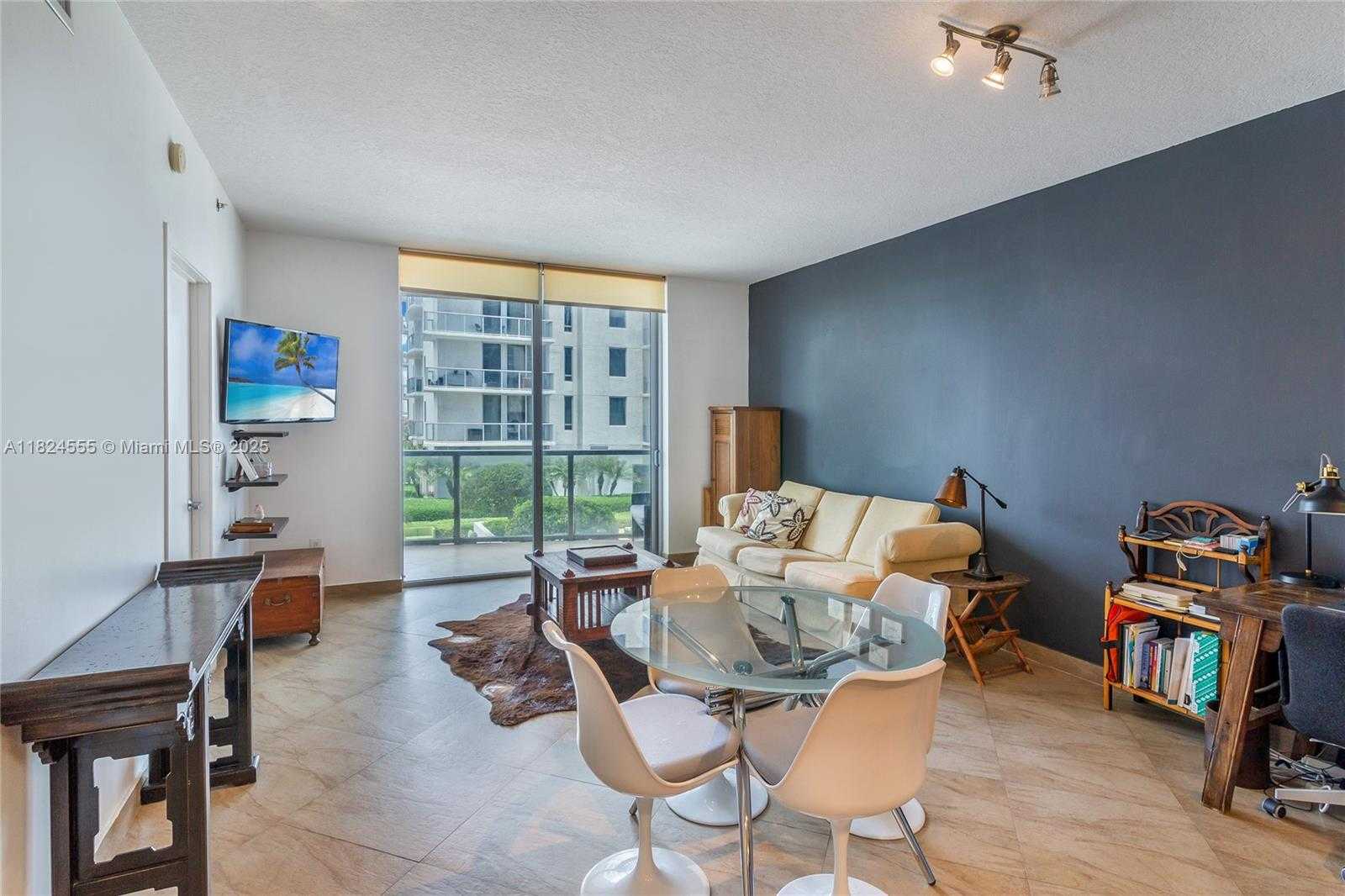 Small Image of 1060 BRICKELL AVE #1415, Miami Number 5