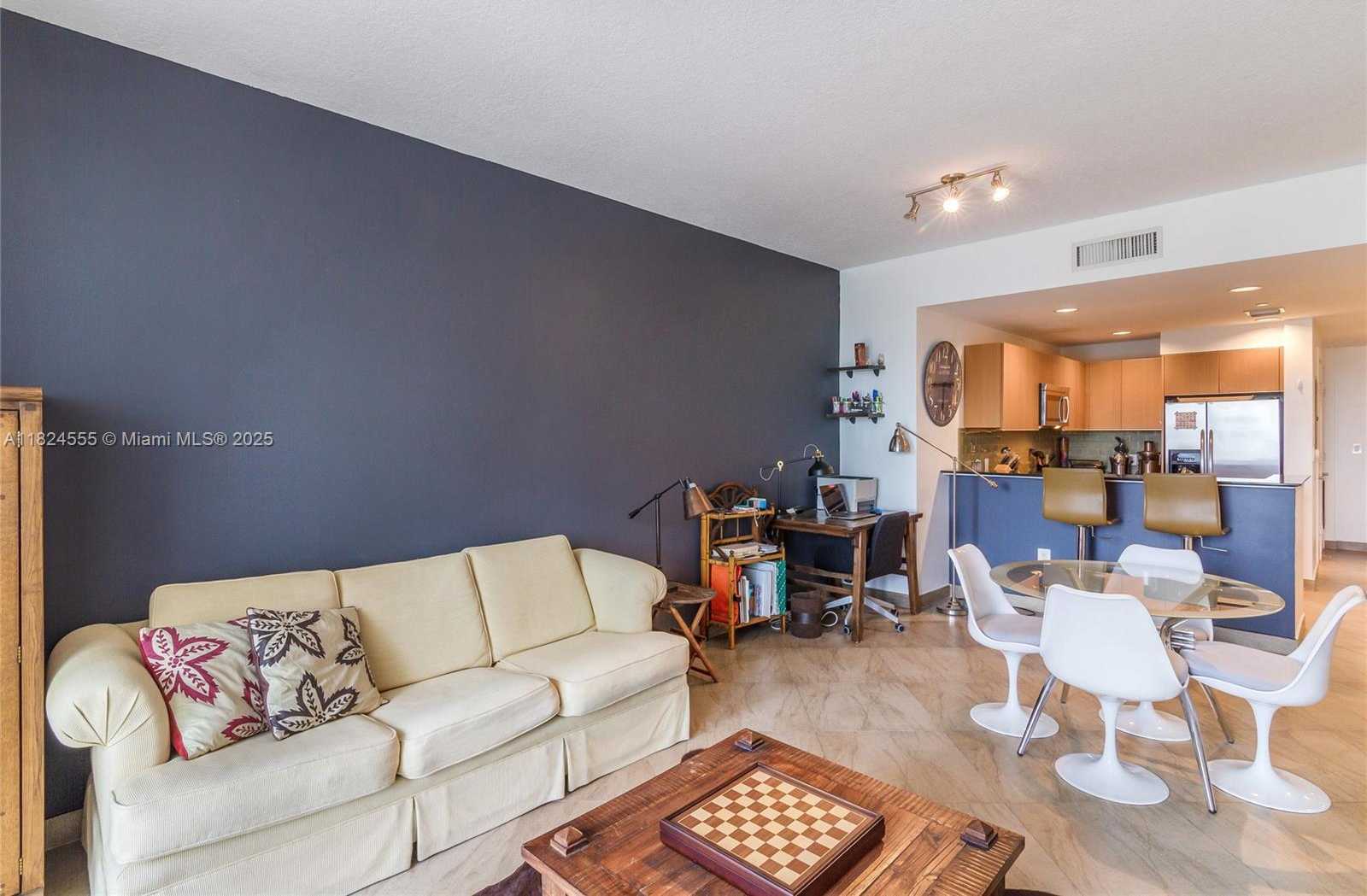 Small Image of 1060 BRICKELL AVE #1415, Miami Number 7