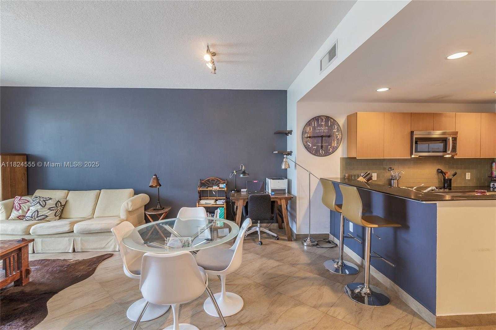 Small Image of 1060 BRICKELL AVE #1415, Miami Number 8