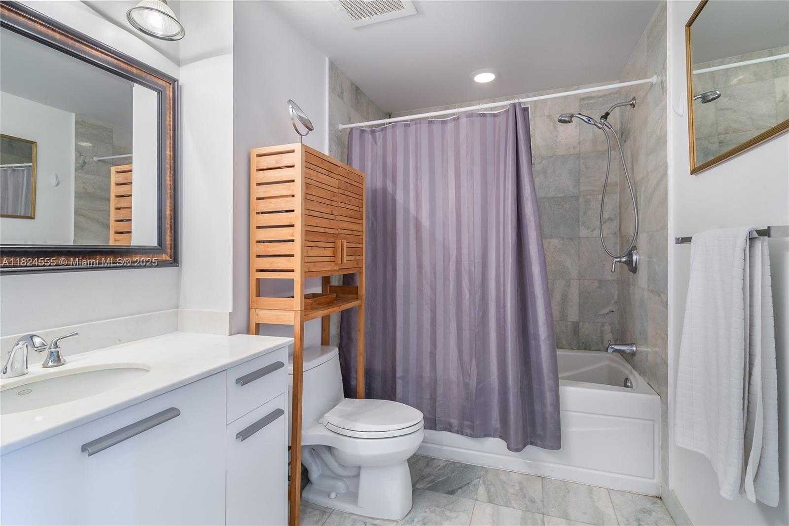 Small Image of 1060 BRICKELL AVE #1415, Miami Number 9