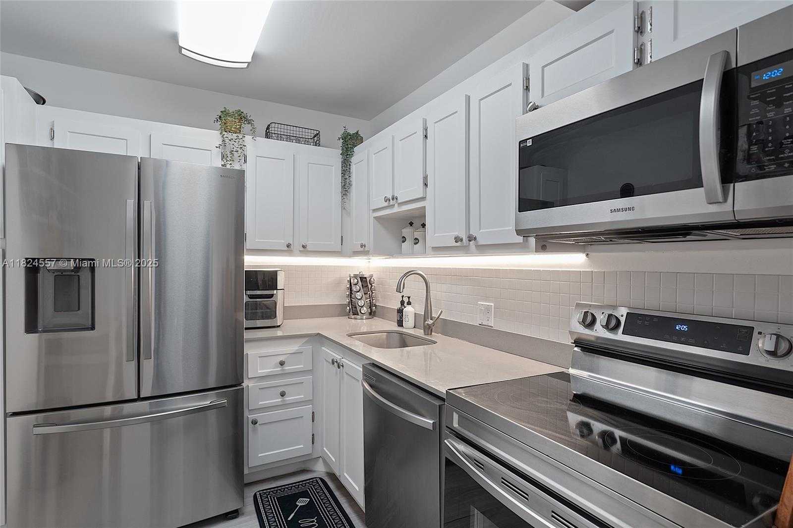 Small Image of 20301 WEST COUNTRY CLUB DR #728, Aventura Number 43