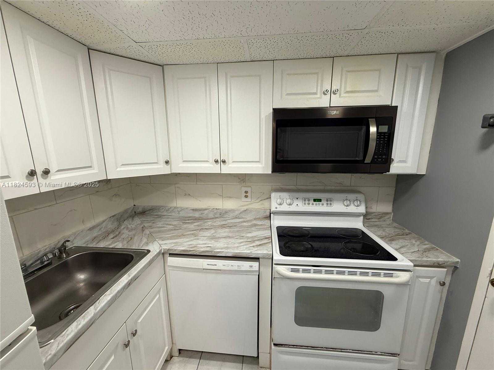 Small Image of 800 WEST AVE #714, Miami Beach Number 10