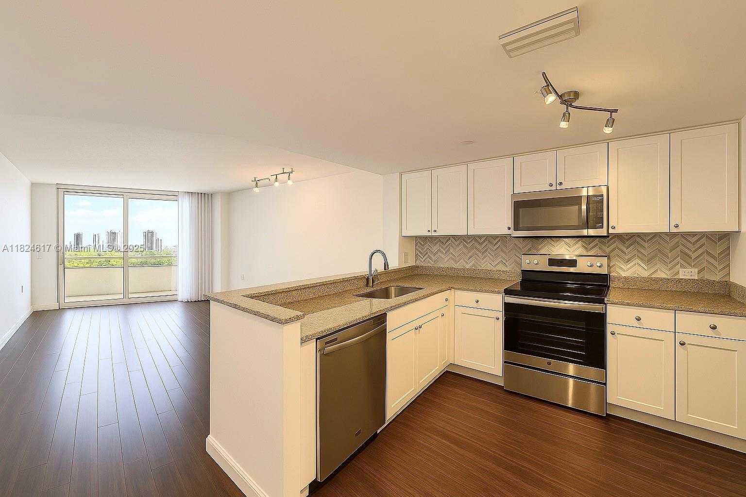 Small Image of 19501 WEST COUNTRY CLUB DR #2001, Aventura Number 4
