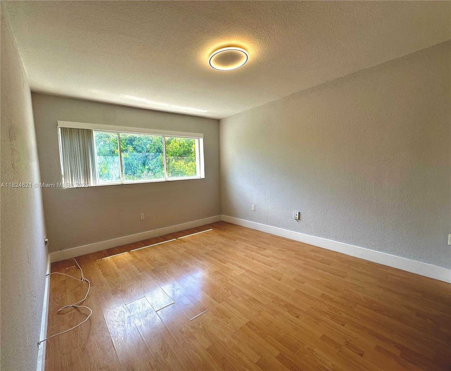 Small Image of 7701 NORTH KENDALL DR #327B, Miami Number 3