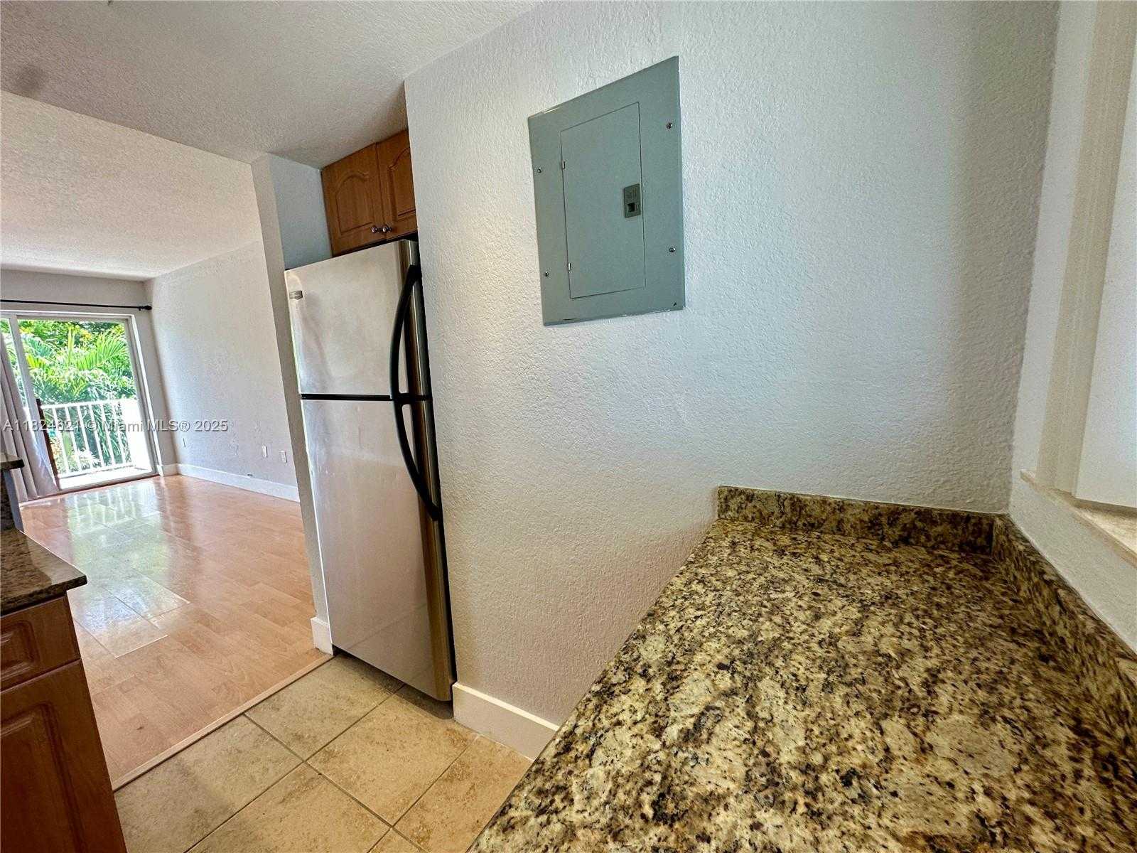 Small Image of 7701 NORTH KENDALL DR #327B, Miami Number 6