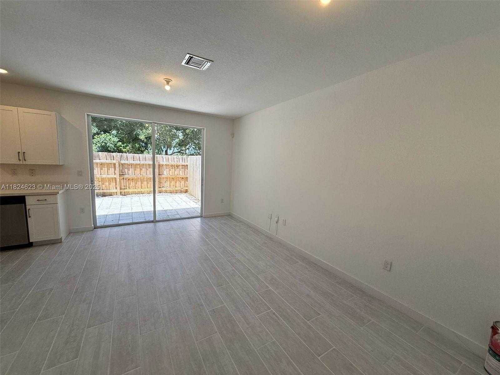 Small Image of 2317 SOUTH EAST 10TH ST #2317, Homestead Number 12