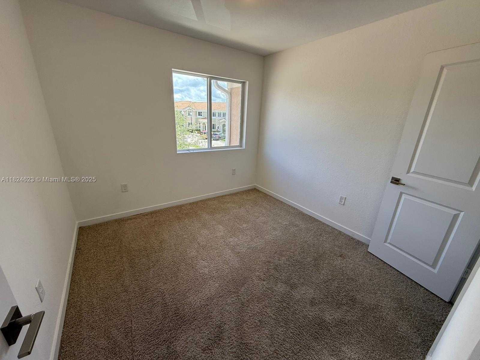 Small Image of 2317 SOUTH EAST 10TH ST #2317, Homestead Number 25