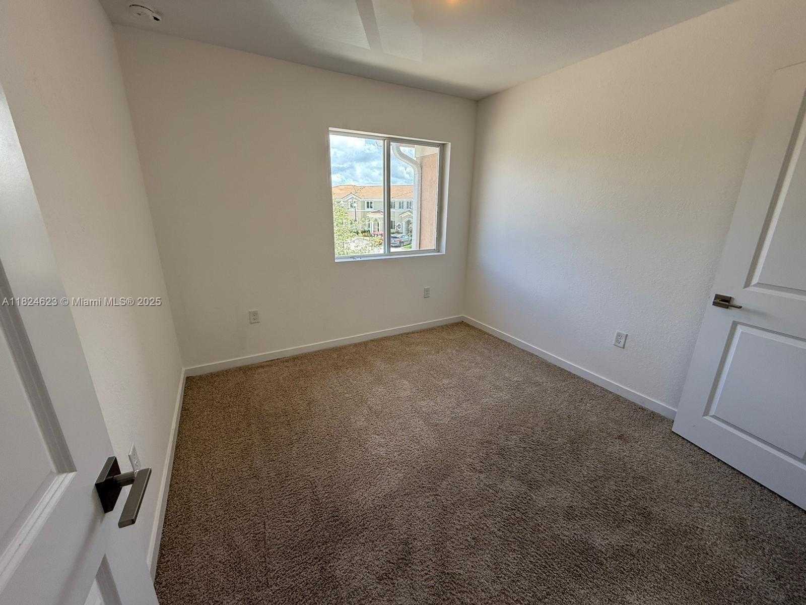 Small Image of 2317 SOUTH EAST 10TH ST #2317, Homestead Number 27