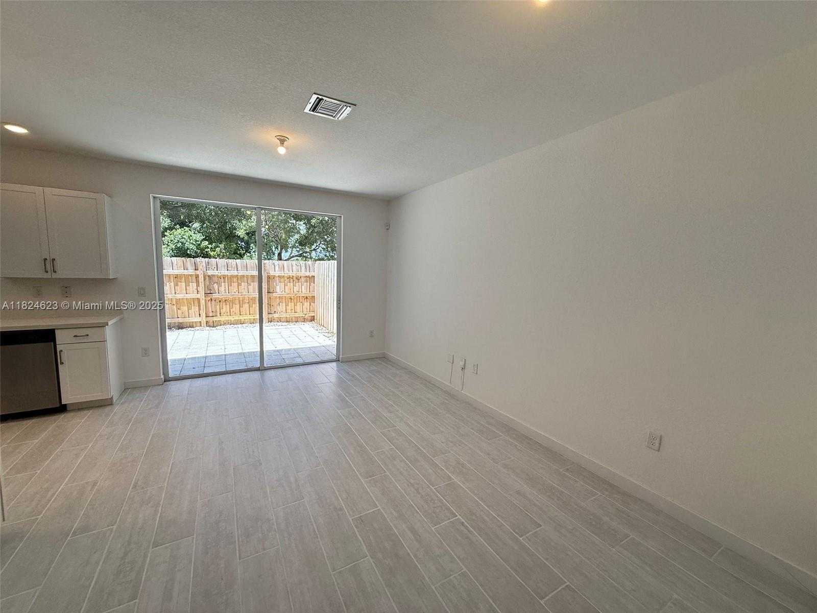 Small Image of 2317 SOUTH EAST 10TH ST #2317, Homestead Number 3